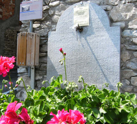 Fontana sulla piazza Sacco e Vanzetti